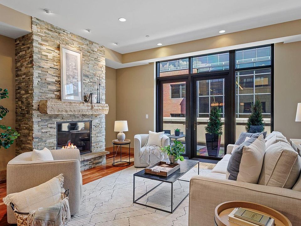 1st image of 1077 Canyon Blvd #305
