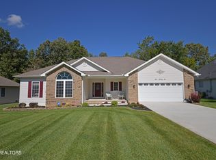 136 Forest Hill Dr, Crossville, TN 38558