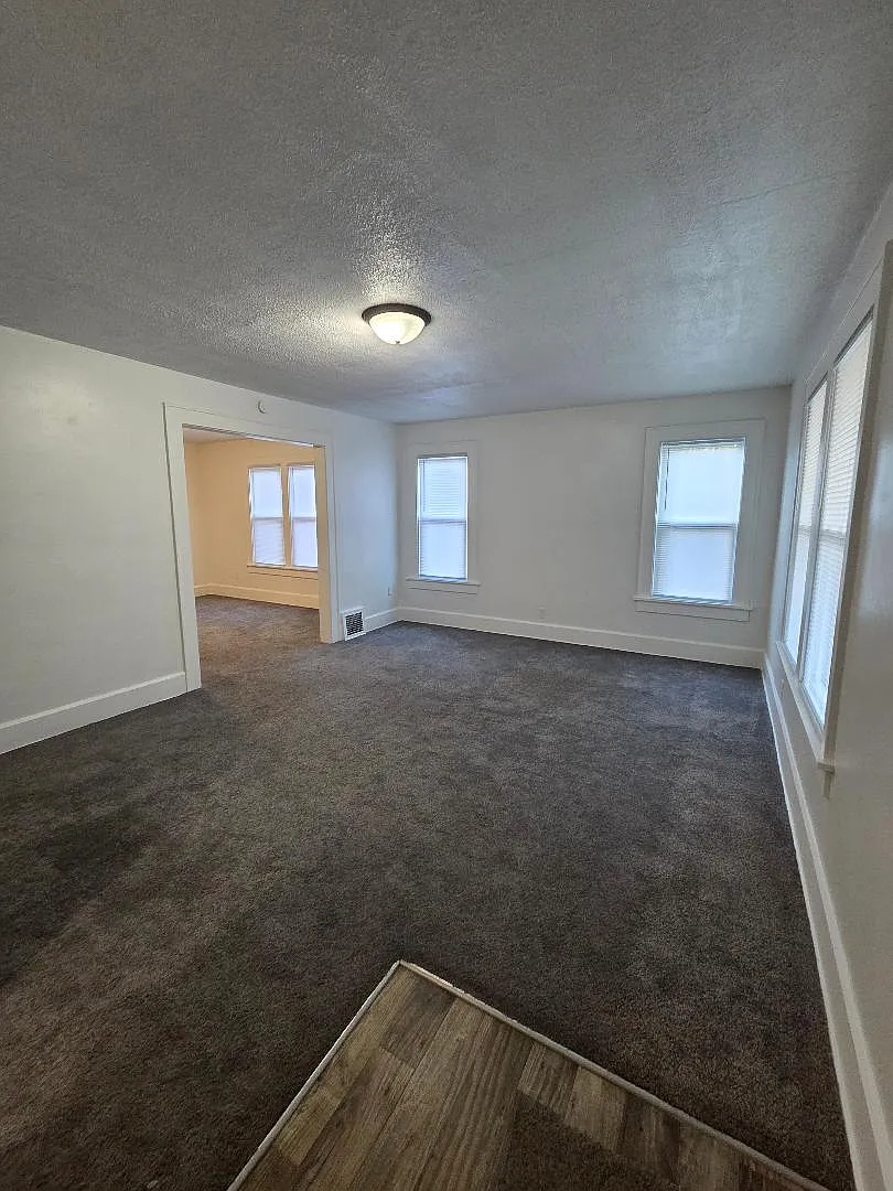 Living Room 13' 6" x 19' - 711 Wertz Ave SW #1