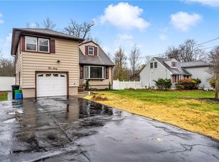 260 Cottage Rd, Valley Cottage, NY 10989