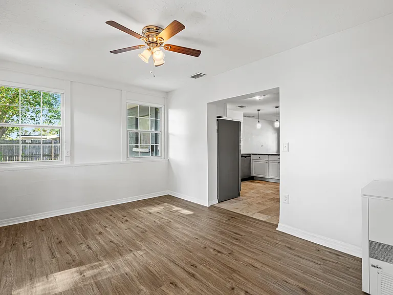5911 Olive Ave — Photo 7