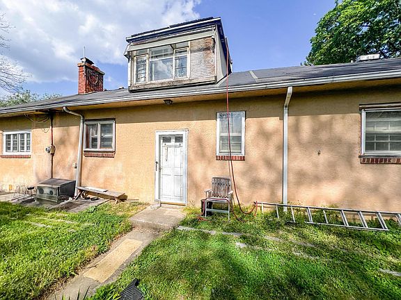 4th image of 1538 Union Ave