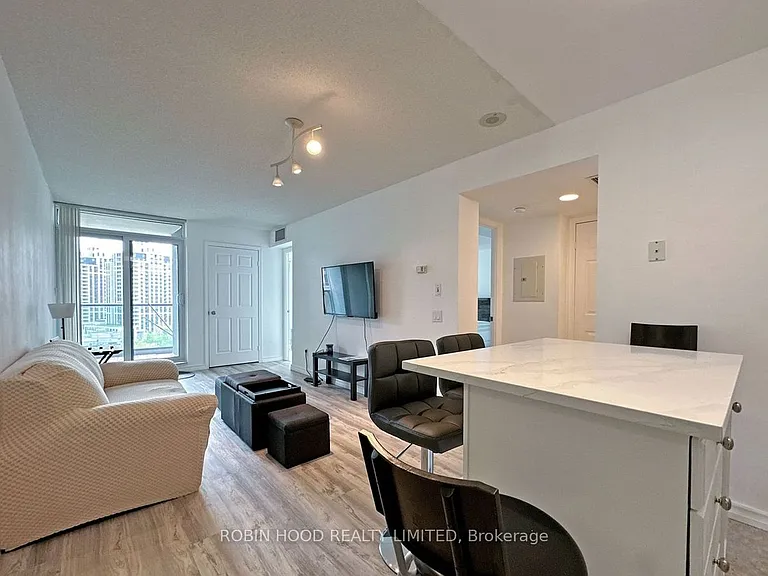 30 Harrison Garden Blvd #30 — Photo 4