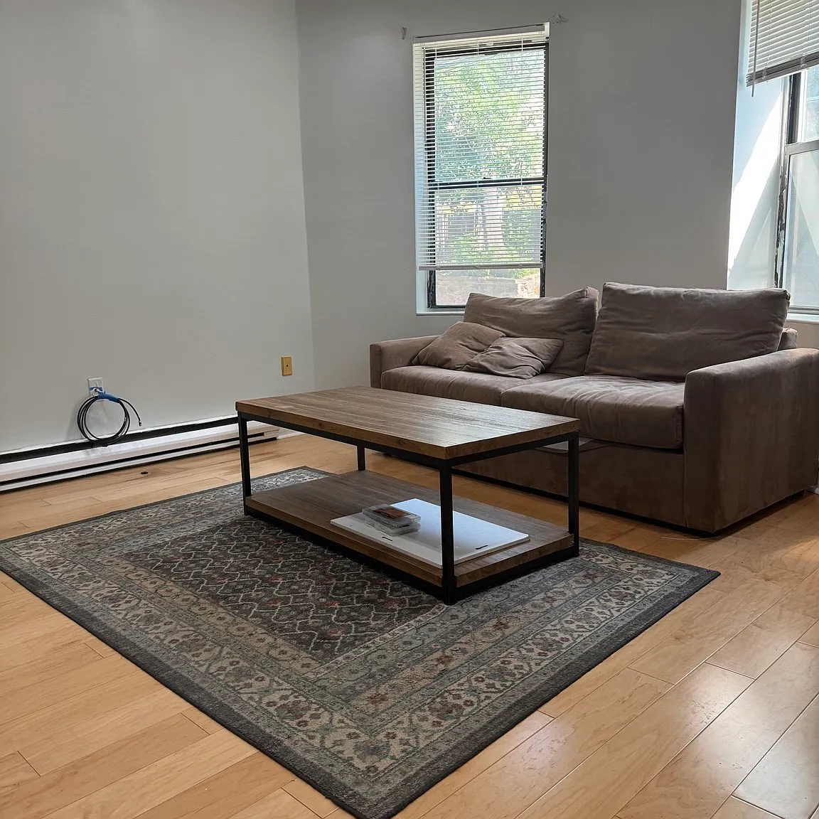 2 bed, 1.0 bath, 1000 sqft, $2,850 — Photo 1