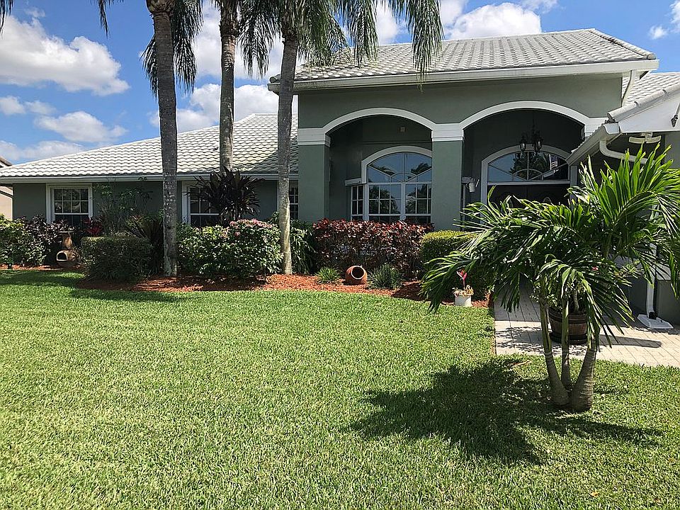 Front yard view