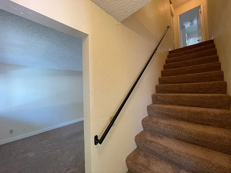2524 I Street — Photo 11