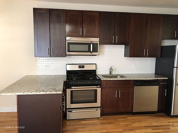 2nd image of 1316 N Wood St #1677804