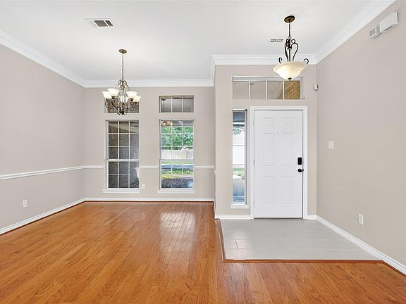 5th image of 2925 Mirrormere Cir