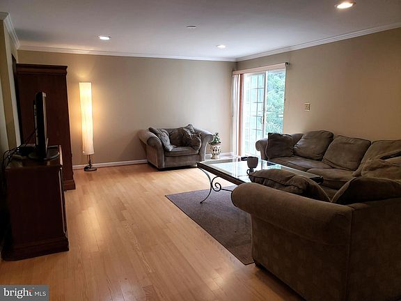5th image of 8301 Private Ln