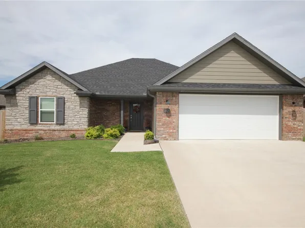 1021 Maple View St, Springdale, AR 72762