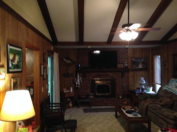 2nd image of 401 Woodcrest Dr
