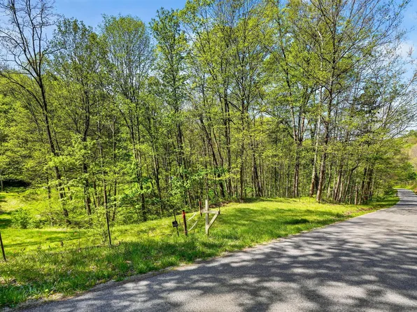 15955 Fossil Rock Rd, Athens, OH 45701