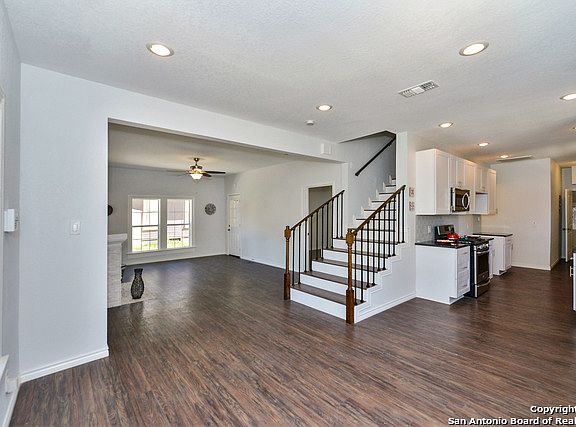 5th image of 1522 W Rosewood Ave