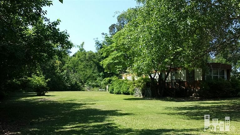 1st image of 8 Bowman Dr
