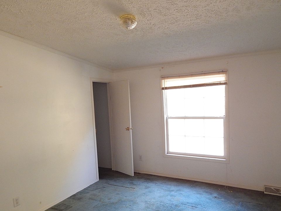 2nd image of 330 Slatestone Rd