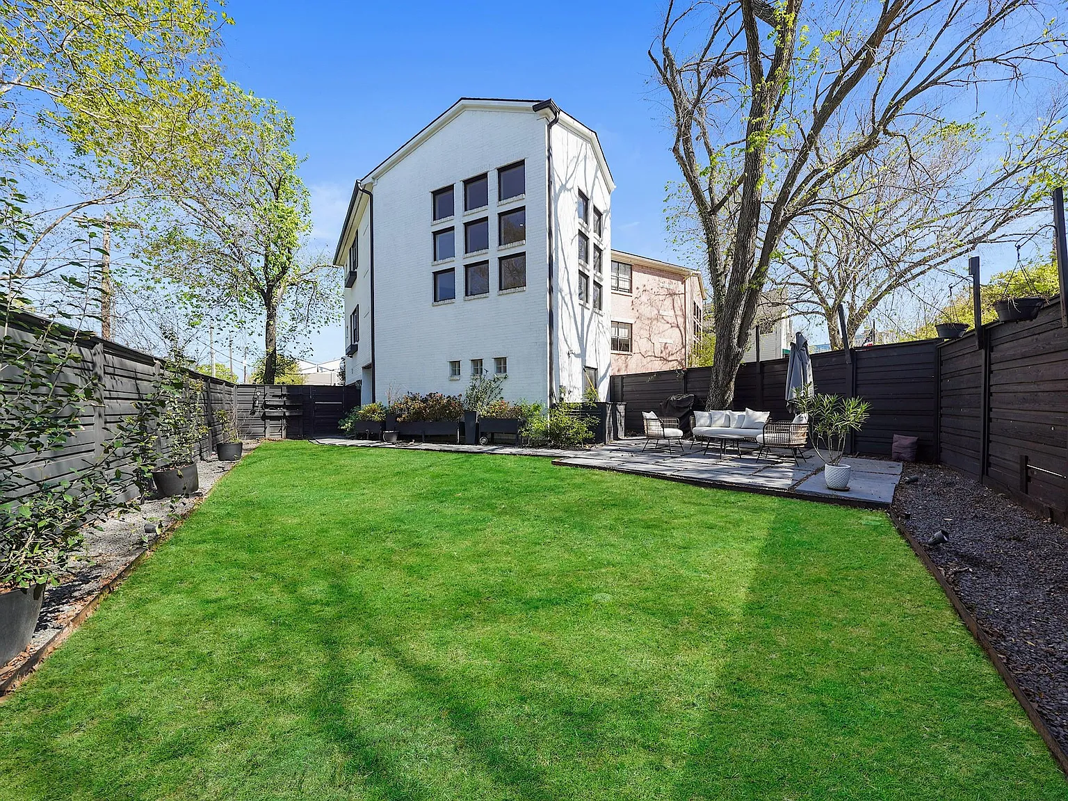 3 bed, 2.5 bath, 2436 sqft, $5,000 — Photo 1
