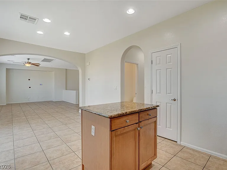 9734 Maspalomas St — Photo 16