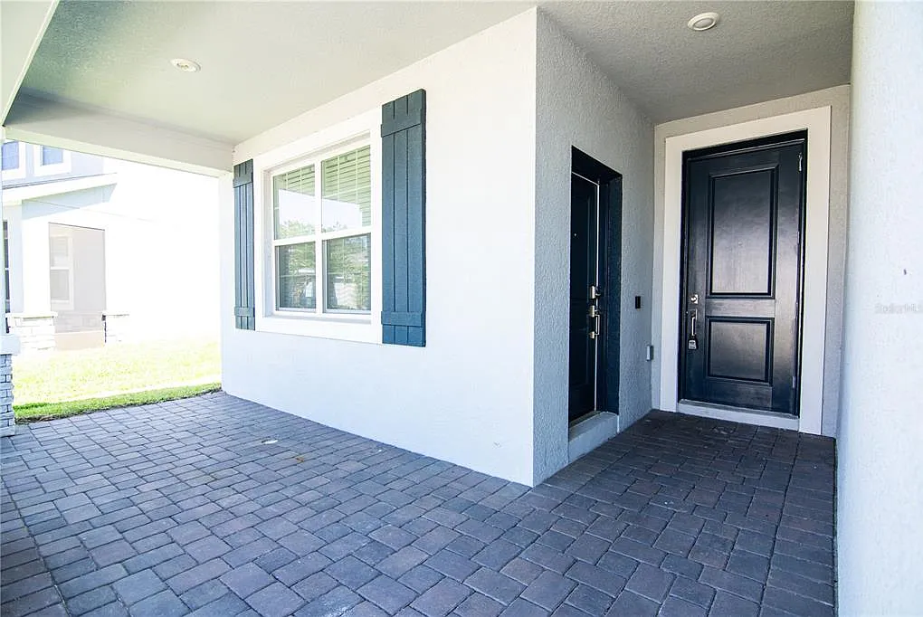 4 bed, 3.0 bath, 2080 sqft, $2,600 — Photo 4