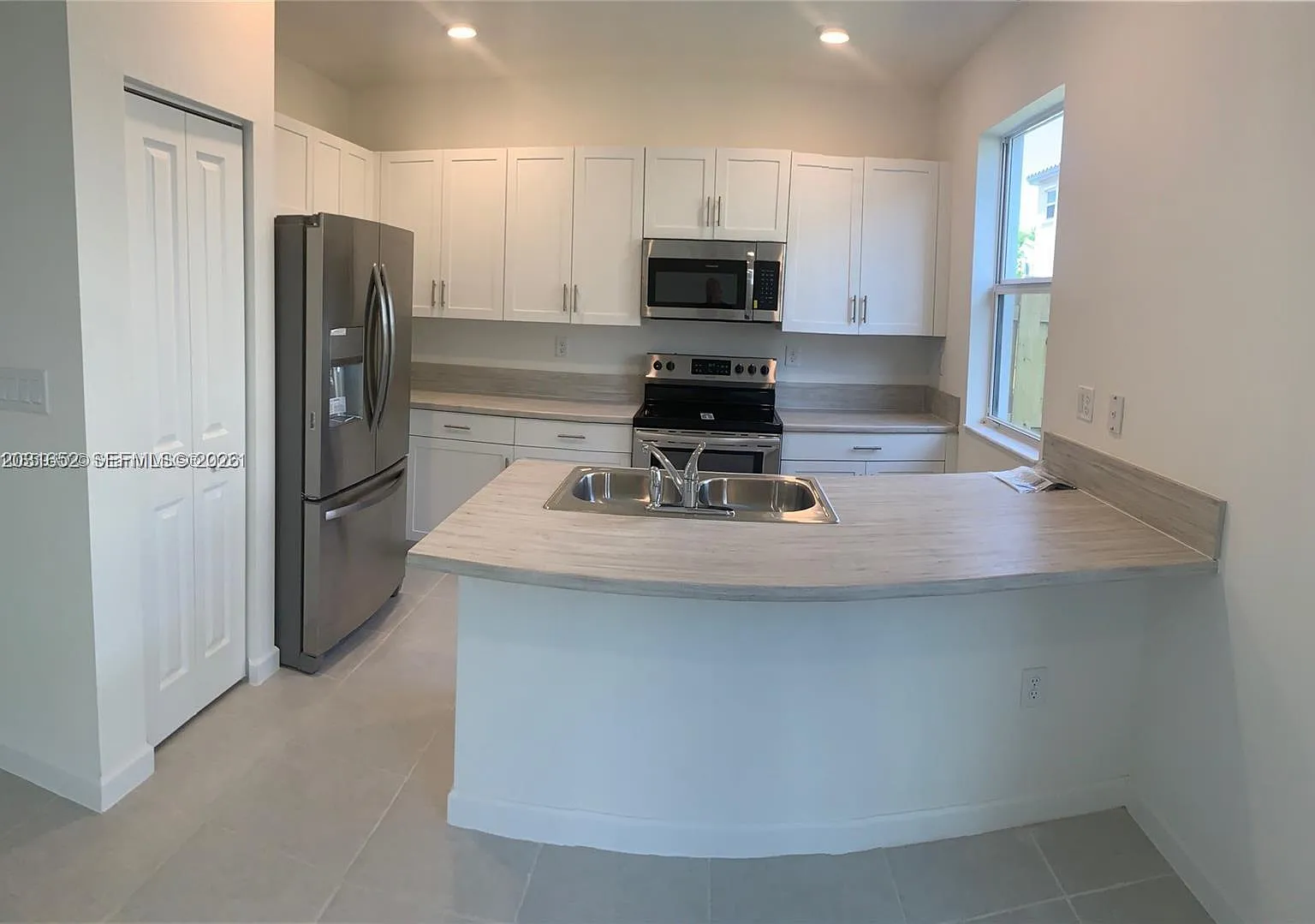 Keys Gate Residence — Photo 2