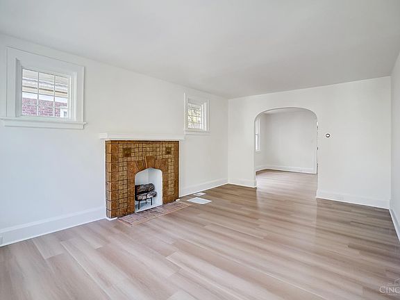 5th image of 1855 Catalina Ave