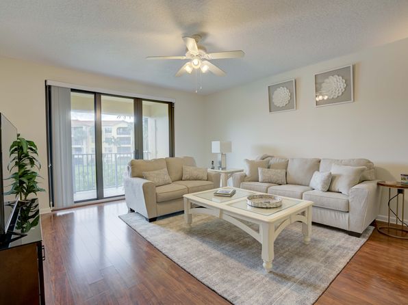 200 Uno Lago Dr #202