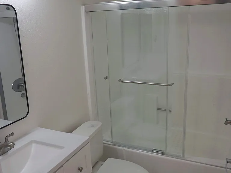 2121 Beloit Ave #206 — Photo 9