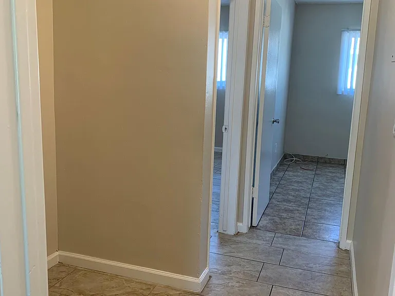 1401 S Gilbert St #6 — Photo 5