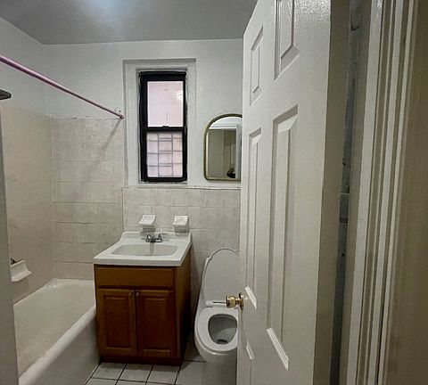 5th image of 3165 Decatur Ave #6