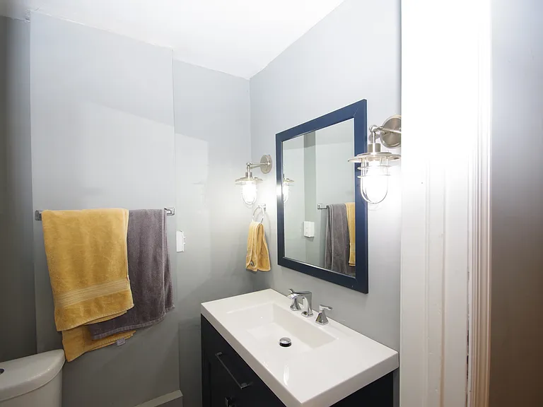 1272 Woodland Ave NE — Photo 25