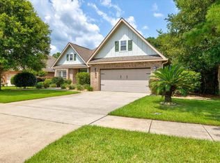 125 Mango Ln, Freeport, FL 32439