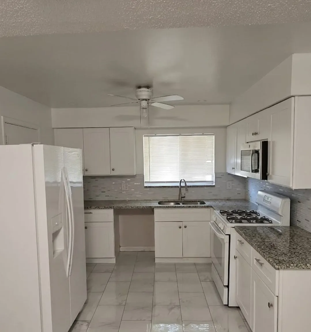2 bed, 1266 sqft, $2,000 — Photo 2