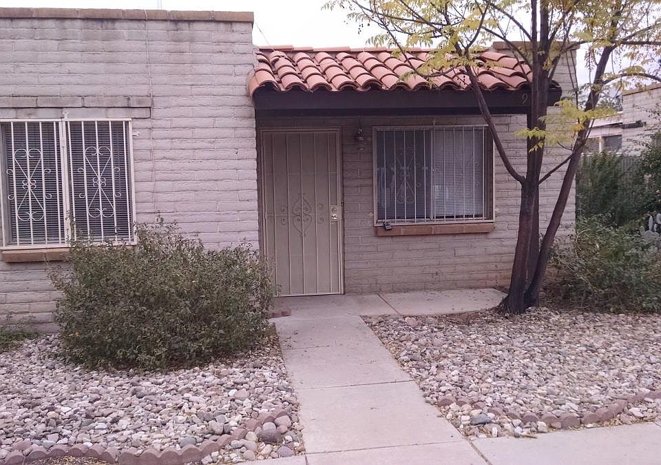 1st image of 3646 E Blacklidge Dr