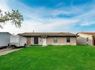 923 Briarwood Dr, Lewisville, TX 75067
