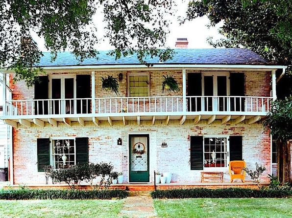 1655 Cherokee Pl