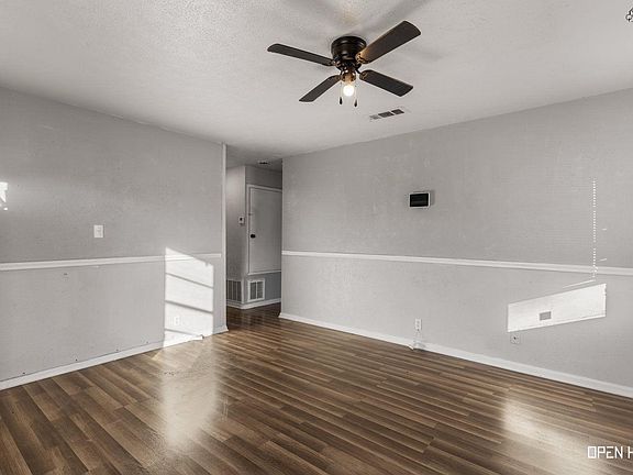 4th image of 1411 Deville St