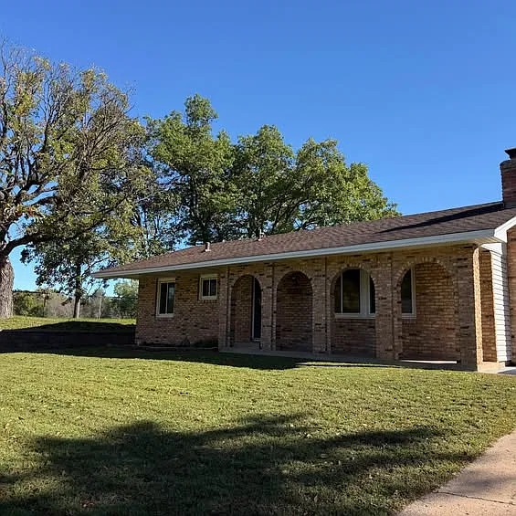 4 bed, 1800 sqft, $2,350 — Photo 1