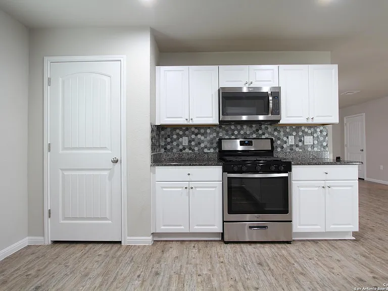 10431 Legacy Hl — Photo 25