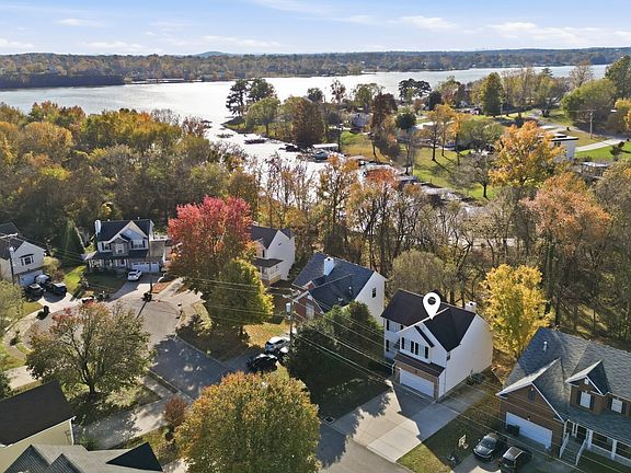 5th image of 160 Waters Edge Ln