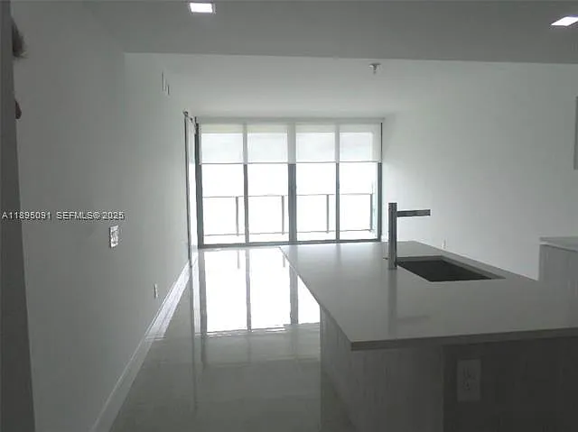 1 bed, 1.5 bath, $5,800 — Photo 3
