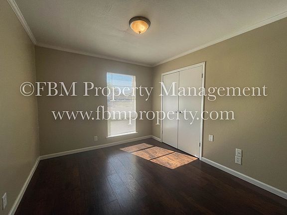 5th image of 1608 S Hall St
