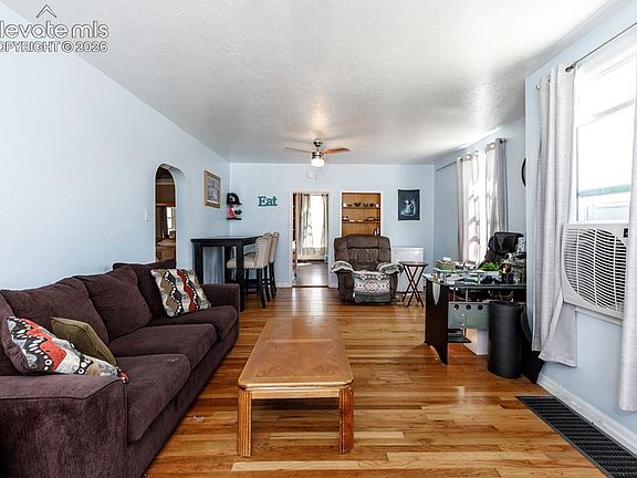 3rd image of 2132 E Routt Ave