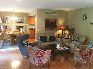 40295 Ladene Ln, Novi, MI 48375