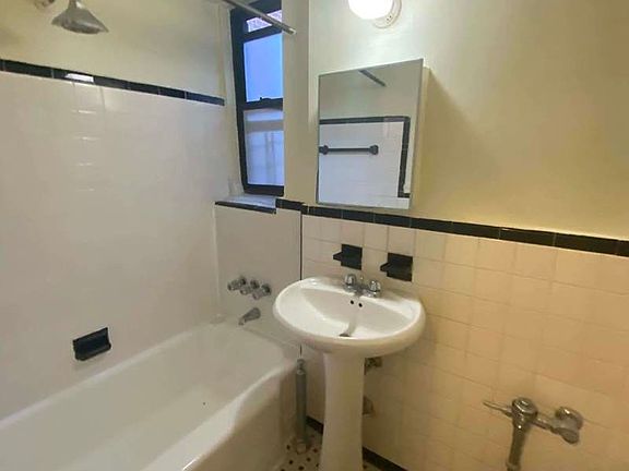 5th image of 35-31 Leverich St #4