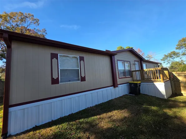 9 Ridgeway Dr, Conroe, TX 77303