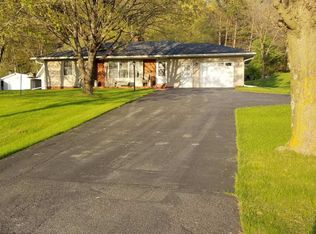 616 Center St, Wonewoc, WI 53968