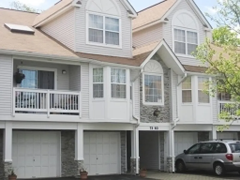 73 Autumn Ct photo 1