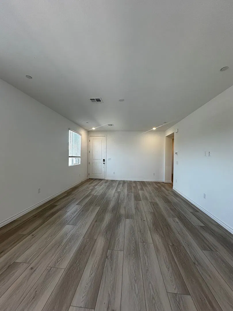 Beautiful 1 story home close to Kyle Canyon and Mount Charleston — Photo 3