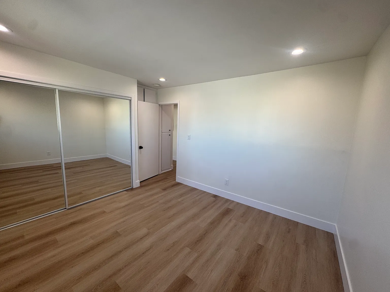 2 bed, 1100 sqft, $2,850 — Photo 2
