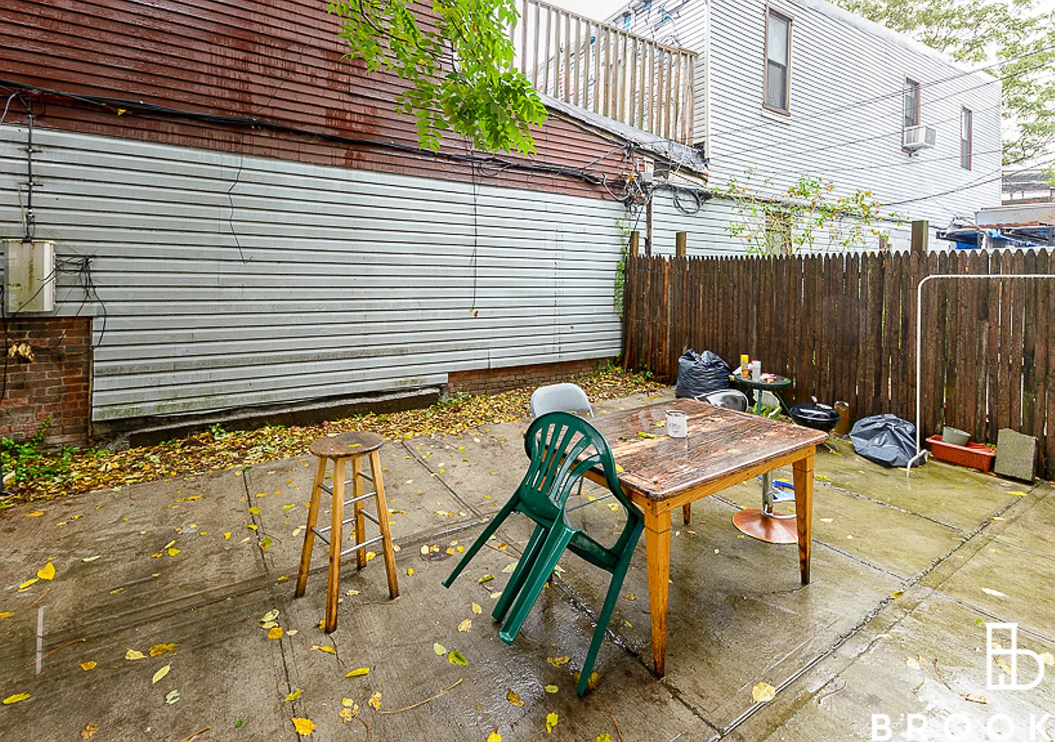 1505 Gates Avenue — Photo 1