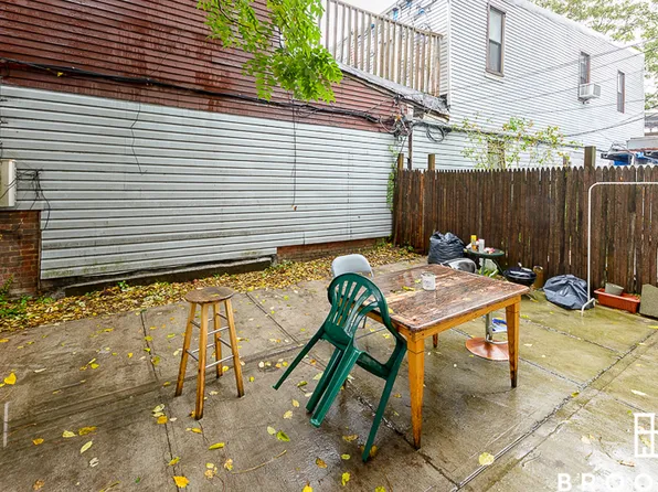 1505 Gates Avenue image 1 of 17